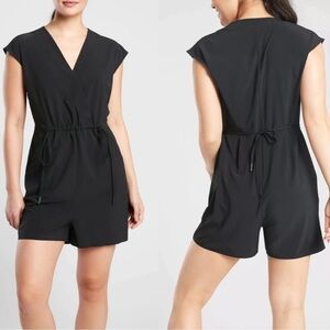 Athleta Harlow Black Sporty Activewear Tie Back Shorts Romper - Size Large